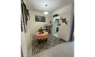 VENDO/ALQUILO CASA RESIDENCIAL EN LOS ALGARROBOS