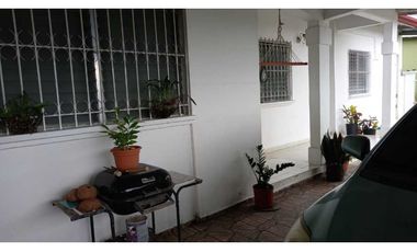 VENDO/ALQUILO CASA RESIDENCIAL EN LOS ALGARROBOS