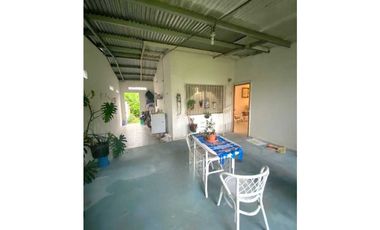 VENDO/ALQUILO CASA RESIDENCIAL EN LOS ALGARROBOS