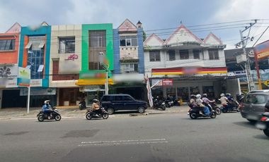 Dijual/Disewakan Ruko Caturtunggal SlemanLokasi Premium, Traffic Ramai 24 Jam, Dekat UNY & UGM