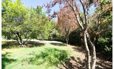 ARRIENDO AMPLIA CASA EN LOS DOMINICOS