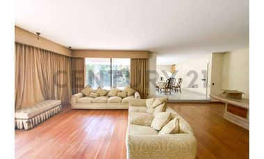 ARRIENDO AMPLIA CASA EN LOS DOMINICOS