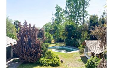 ARRIENDO AMPLIA CASA EN LOS DOMINICOS