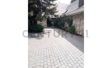 ARRIENDO AMPLIA CASA EN LOS DOMINICOS