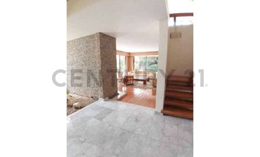 ARRIENDO AMPLIA CASA EN LOS DOMINICOS