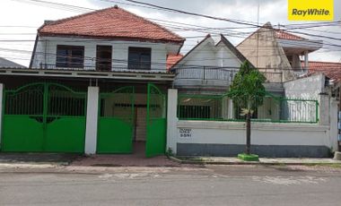 Dijual Rumah n Kost Strategis di Ketintang Madya, Surabaya