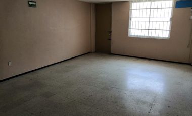 Oficina amplia en 1er. piso en el centro historico de Veracruz
