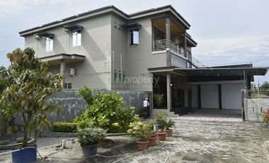 DI JUAL CEPAT RUMAH 2 LANTAI + KOLAM RENANG DEKAT KAMPUS UIR