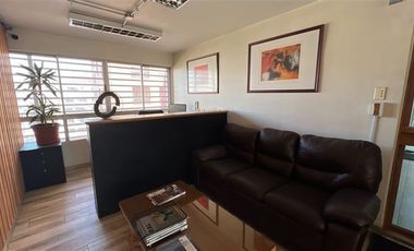 Oficina en Arriendo en Lota / Suecia