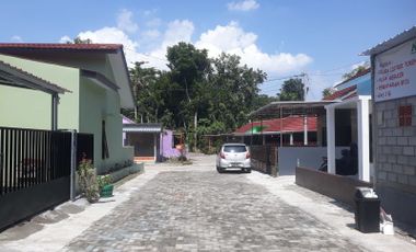 Bonus Pagar dan Kanopi Rumah Siap Huni Strategis di Prambanan Klaten