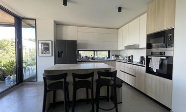 Departamento en venta de 3 dorm. en Vitacura Exclusivo.