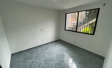 casa en arriendo en el dorado. Cod A64239
