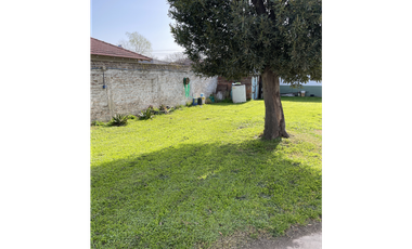 casa dos dormitorios y quincho sobre terreno de 400m2