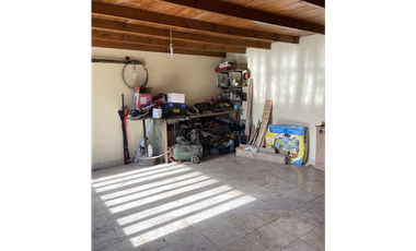 casa dos dormitorios y quincho sobre terreno de 400m2