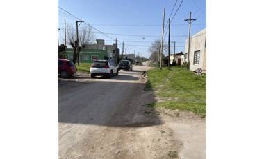 casa dos dormitorios y quincho sobre terreno de 400m2
