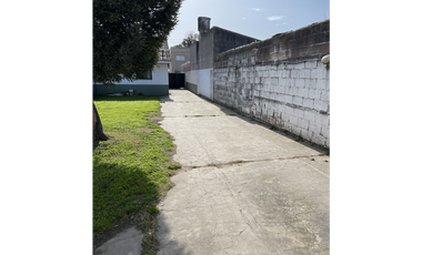 casa dos dormitorios y quincho sobre terreno de 400m2