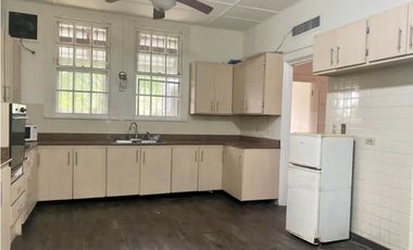 SE VENDE CASA DE 3 PISOS EN ANCON $390,000