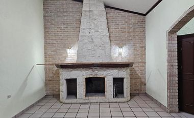 Bodega en Renta con Oficinas/Casa Incluida en Col. San Agustín Torreón Coah.