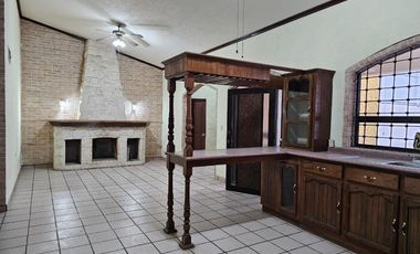 Bodega en Renta con Oficinas/Casa Incluida en Col. San Agustín Torreón Coah.