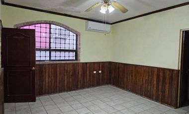 Bodega en Renta con Oficinas/Casa Incluida en Col. San Agustín Torreón Coah.