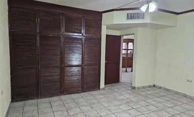 Bodega en Renta con Oficinas/Casa Incluida en Col. San Agustín Torreón Coah.