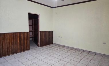 Bodega en Renta con Oficinas/Casa Incluida en Col. San Agustín Torreón Coah.