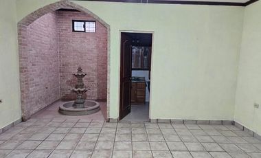 Bodega en Renta con Oficinas/Casa Incluida en Col. San Agustín Torreón Coah.