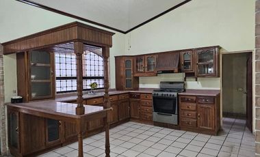 Bodega en Renta con Oficinas/Casa Incluida en Col. San Agustín Torreón Coah.