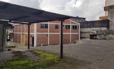 Vendo Local Comercial en la 10 de agosto y Mariana de Jesús centro norte de Quito