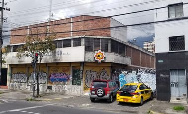 Vendo Local Comercial en la 10 de agosto y Mariana de Jesús centro norte de Quito
