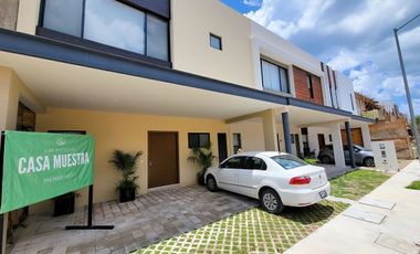 Casa · 3 Recámaras · Residencial Arbolada · Av. Huayacán