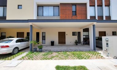 Casa · 3 Recámaras · Residencial Arbolada · Av. Huayacán