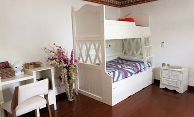 ESPECTACULAR RESIDENCIA PREMIUM, ZONA EXCLUSIVA, COLINDA CAMPO GOLF Y AREA VERDE