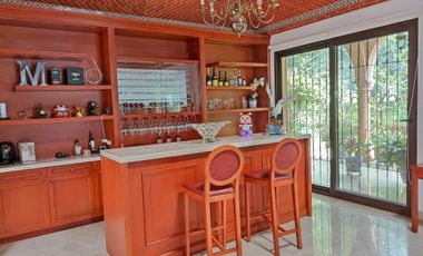 ESPECTACULAR RESIDENCIA PREMIUM, ZONA EXCLUSIVA, COLINDA CAMPO GOLF Y AREA VERDE