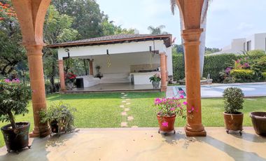 ESPECTACULAR RESIDENCIA PREMIUM, ZONA EXCLUSIVA, COLINDA CAMPO GOLF Y AREA VERDE