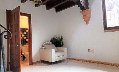 ESPECTACULAR RESIDENCIA PREMIUM, ZONA EXCLUSIVA, COLINDA CAMPO GOLF Y AREA VERDE