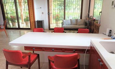 ESPECTACULAR RESIDENCIA PREMIUM, ZONA EXCLUSIVA, COLINDA CAMPO GOLF Y AREA VERDE