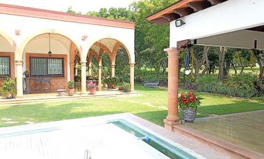 ESPECTACULAR RESIDENCIA PREMIUM, ZONA EXCLUSIVA, COLINDA CAMPO GOLF Y AREA VERDE