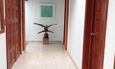 ESPECTACULAR RESIDENCIA PREMIUM, ZONA EXCLUSIVA, COLINDA CAMPO GOLF Y AREA VERDE