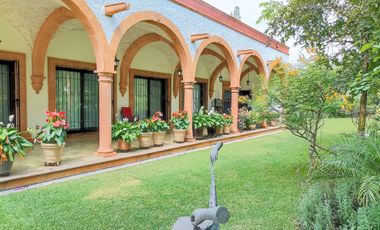 ESPECTACULAR RESIDENCIA PREMIUM, ZONA EXCLUSIVA, COLINDA CAMPO GOLF Y AREA VERDE