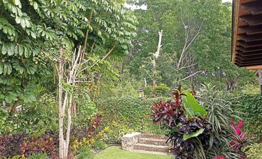 ESPECTACULAR RESIDENCIA PREMIUM, ZONA EXCLUSIVA, COLINDA CAMPO GOLF Y AREA VERDE