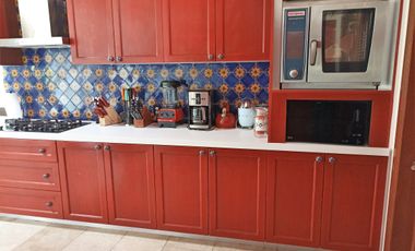 ESPECTACULAR RESIDENCIA PREMIUM, ZONA EXCLUSIVA, COLINDA CAMPO GOLF Y AREA VERDE