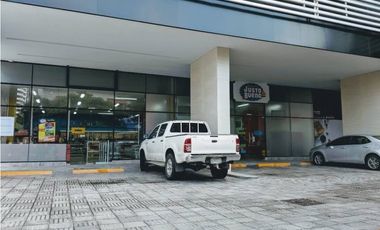 ALQUILO LOCAL A ESTRENAR EN AV BALBOA