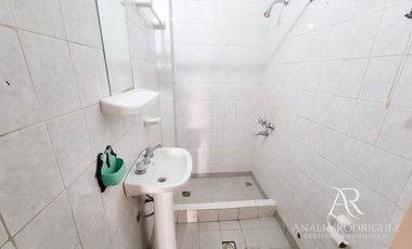 VENTA – VIVIENDA MULTIFAMILIAR – 3 DEPARTAMENTOS – SIN EXPENSAS – VILLA ADELINA