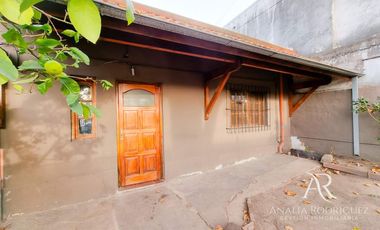 VENTA – VIVIENDA MULTIFAMILIAR – 3 DEPARTAMENTOS – SIN EXPENSAS – VILLA ADELINA