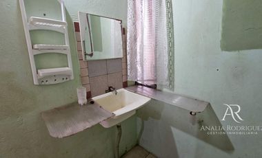 VENTA – VIVIENDA MULTIFAMILIAR – 3 DEPARTAMENTOS – SIN EXPENSAS – VILLA ADELINA