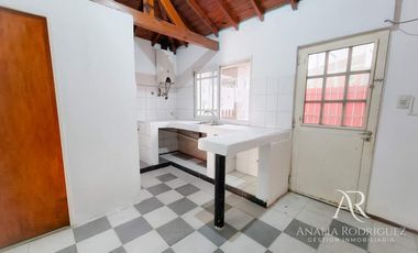 VENTA – VIVIENDA MULTIFAMILIAR – 3 DEPARTAMENTOS – SIN EXPENSAS – VILLA ADELINA