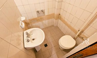 VENTA – VIVIENDA MULTIFAMILIAR – 3 DEPARTAMENTOS – SIN EXPENSAS – VILLA ADELINA