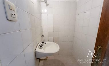 VENTA – VIVIENDA MULTIFAMILIAR – 3 DEPARTAMENTOS – SIN EXPENSAS – VILLA ADELINA