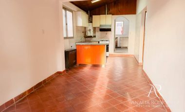 VENTA – VIVIENDA MULTIFAMILIAR – 3 DEPARTAMENTOS – SIN EXPENSAS – VILLA ADELINA